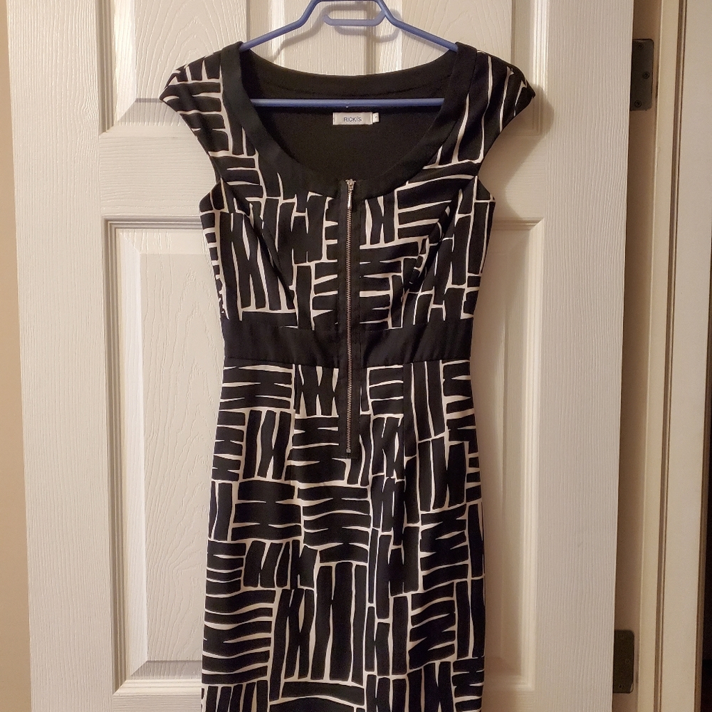 Black & White sleeveless dress